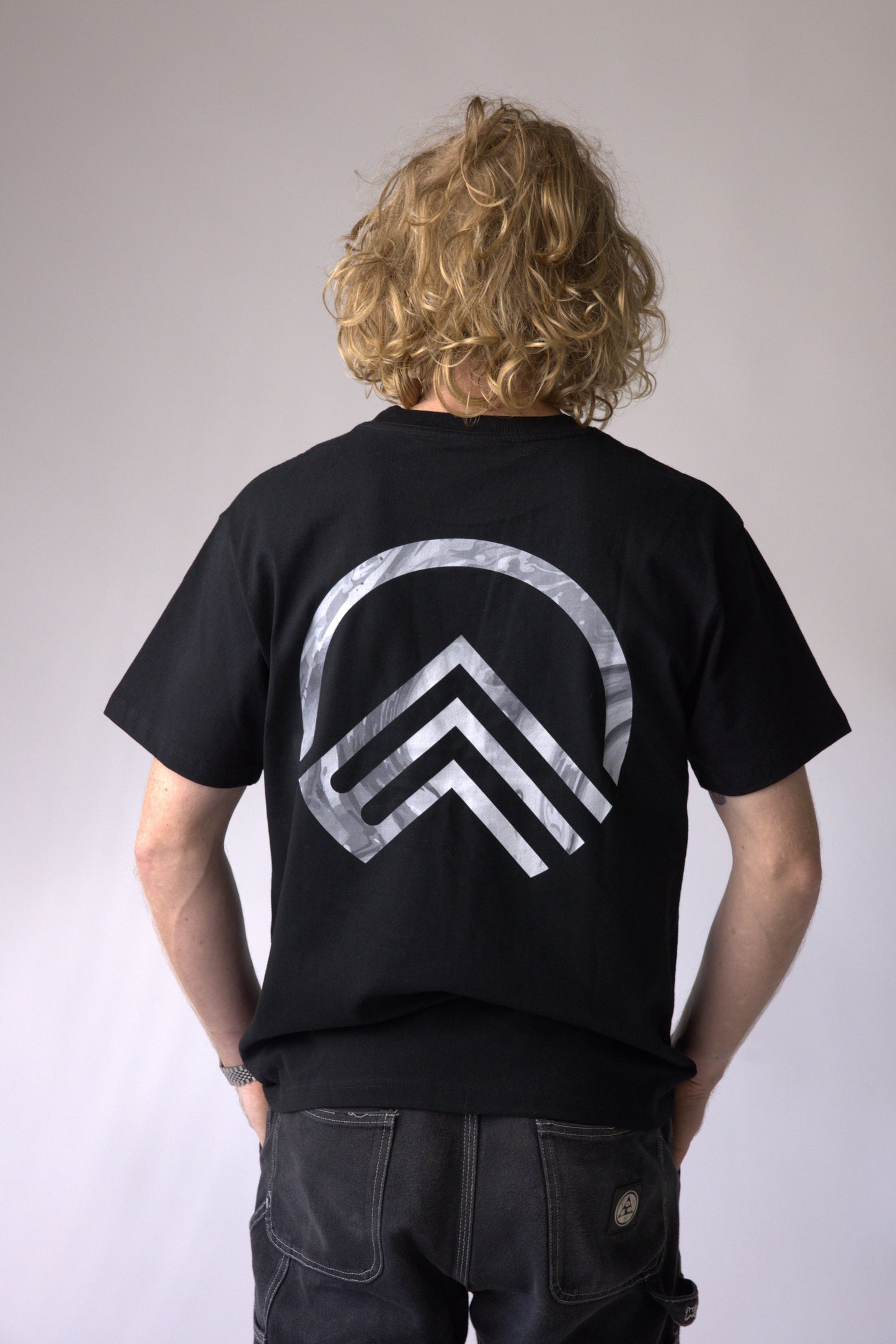 THE SLICK LOGO TEE